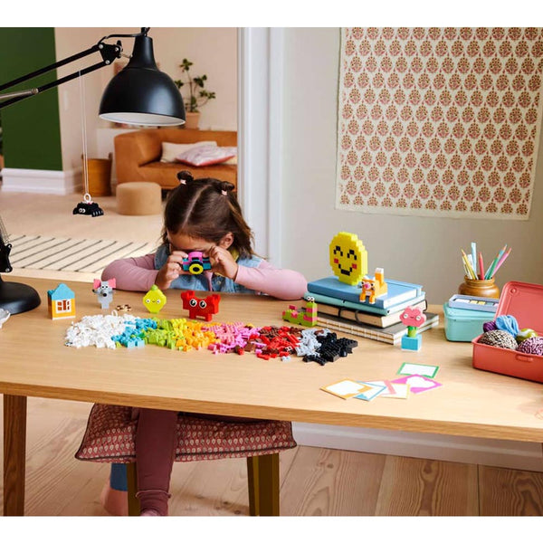 Lego Classic Creative Happy Box 680 Pcs