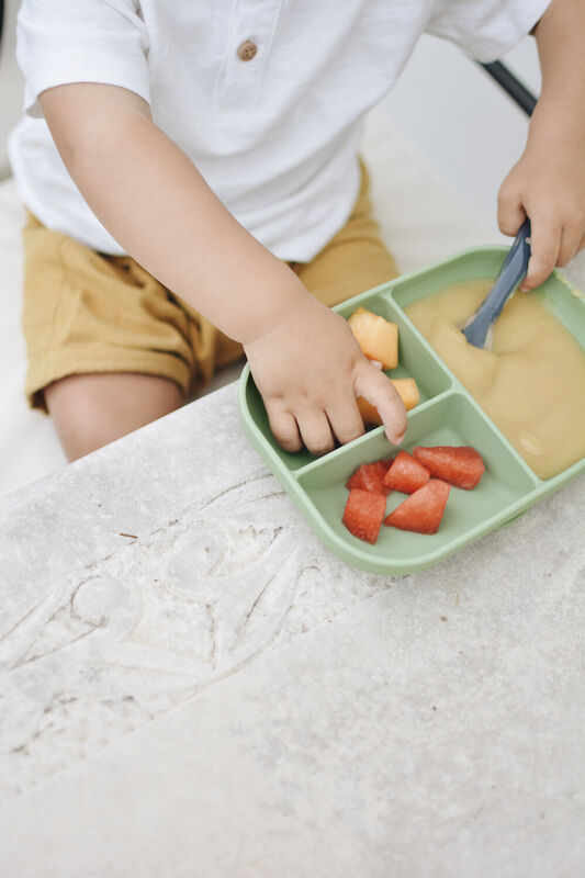Beaba Divided silicone plate - Sage Green - Dezine Kids