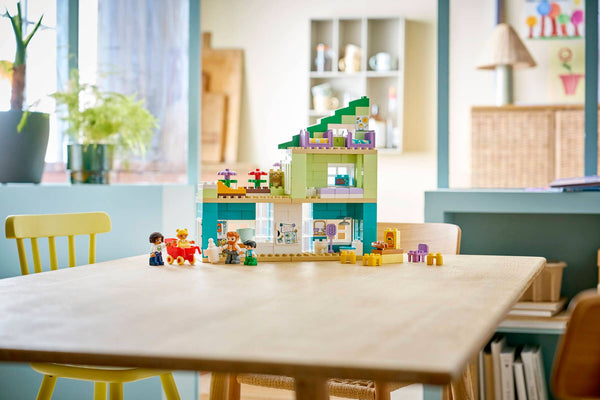 Lego 3 in 1 Modern Family House with Figures